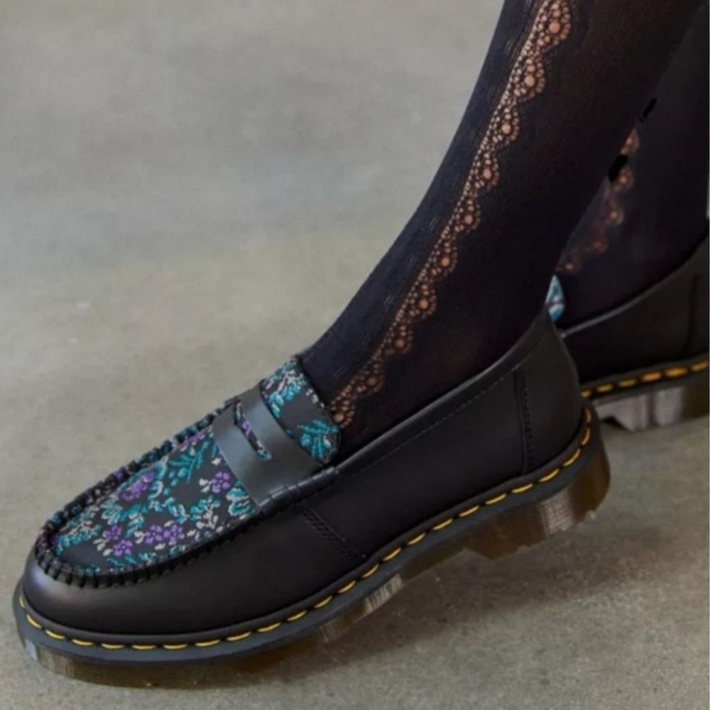☔️🩵NIB Dr. Martens Black & Rich Purple Floral Jacquard Penton Loafers Size 8 - Picture 14 of 15